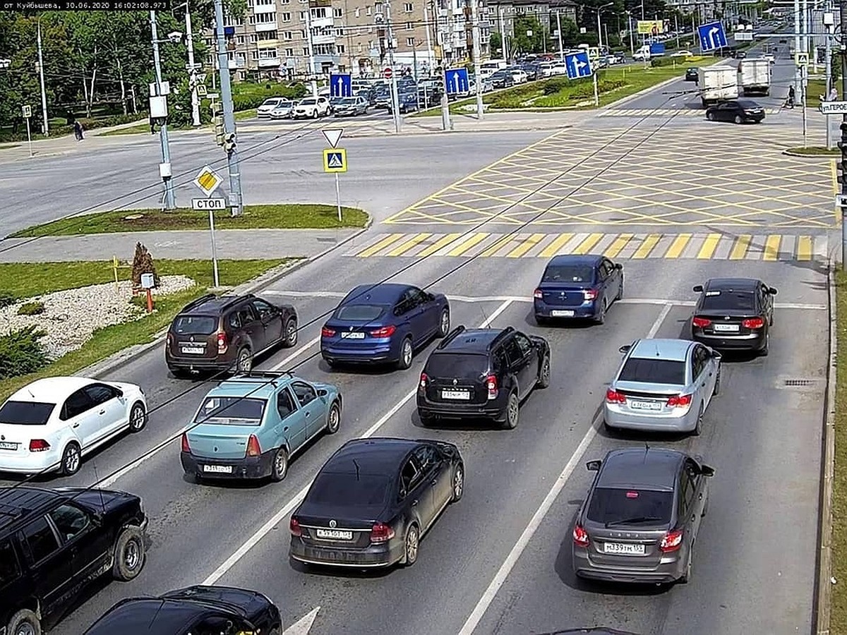 В Перми на двух перекрестках нанесли «вафельную» разметку - KP.RU