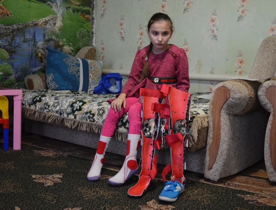 Семья маленькой Кристины из Должанского района Орловской области бьет тревогу: в этом году она может остаться без школы