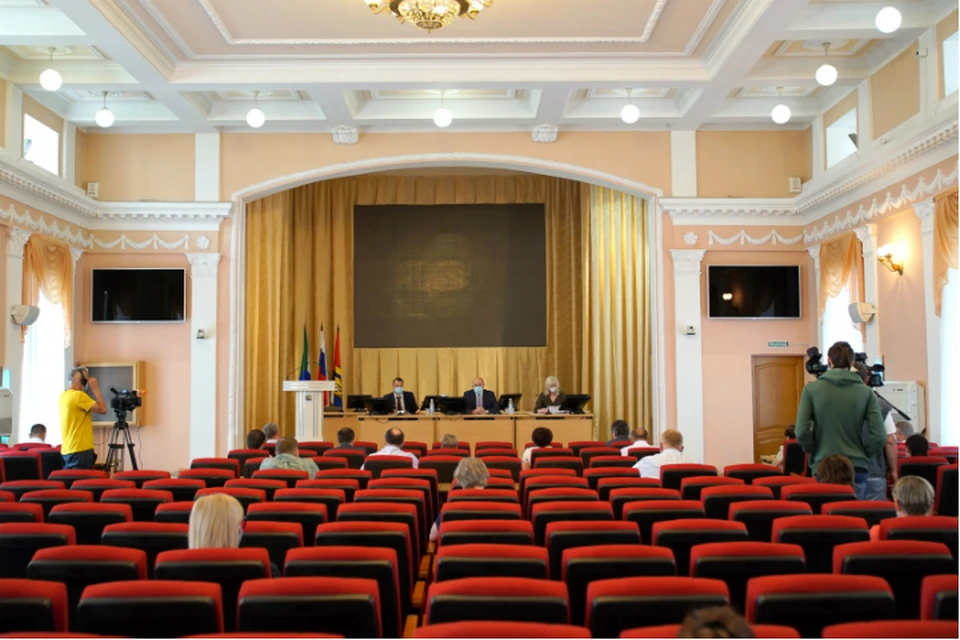 Власти Хабаровска озабочены выпадением детей из окон