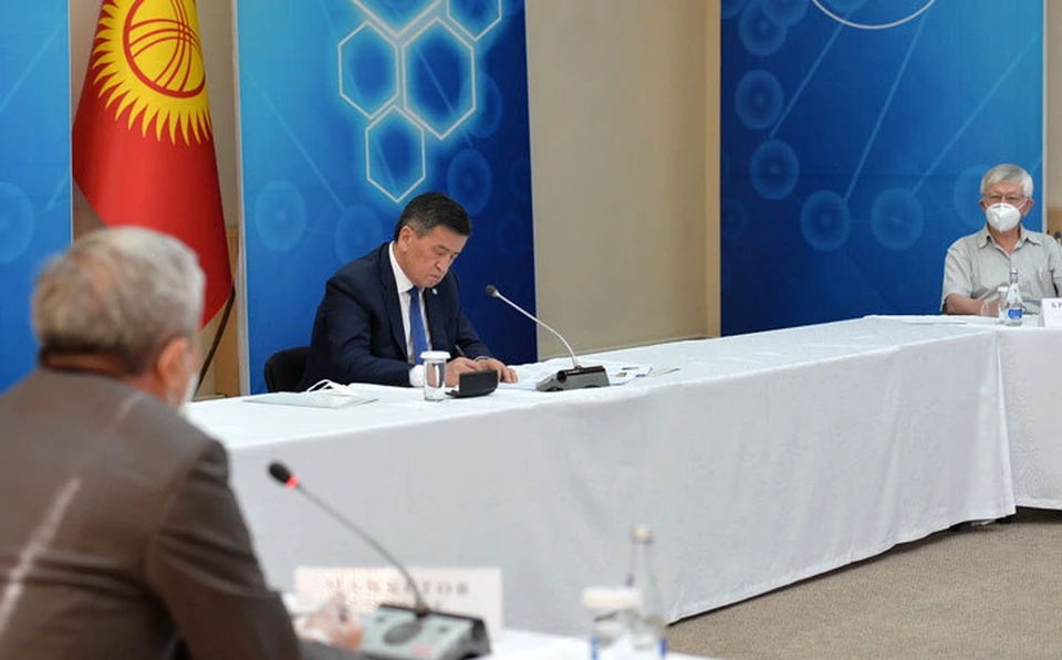 Президент поблагодарил медицинских специалистов за рекомендации по борьбе с коронавирусом.