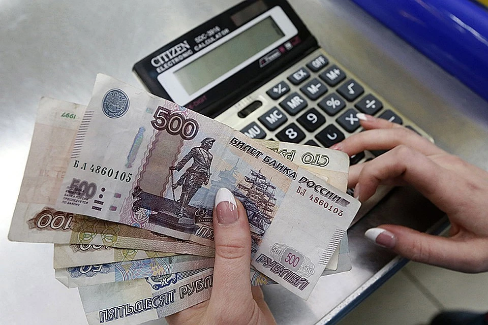 Реальные доходы россиян упали сразу на 8% впервые с 1999 года