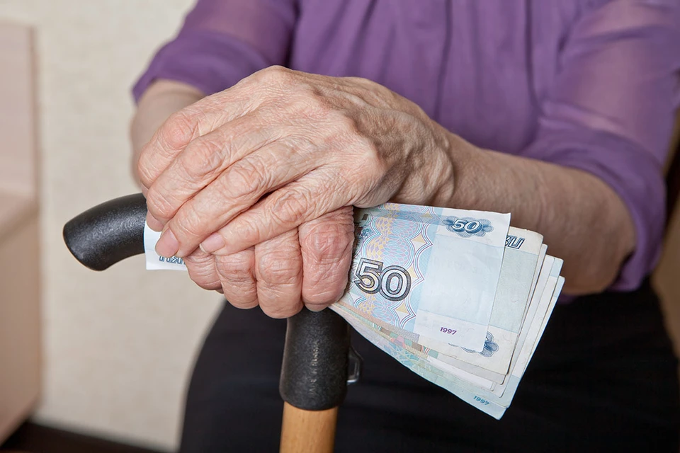 Из бюджета каждому пенсионеру хотят выделить по 15 тысяч рублей.