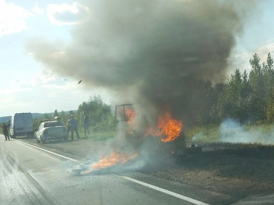 В Саратовской области сгорел прицеп