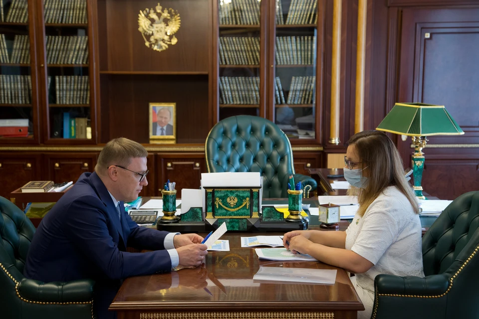 Губернатор Алексей Текслер провел рабочую встречу с руководителем Росреестра Ольгой Смирных. Фото: gubernator74.ru