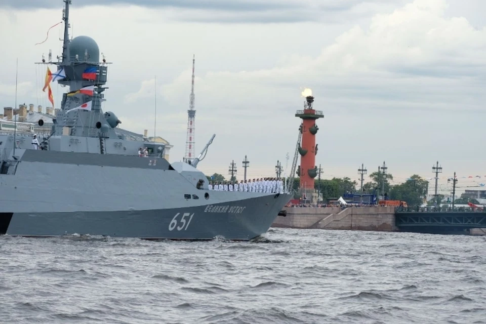 Главная репетиция парада ко Дню ВМФ стартовала в Санкт-Петербурге.