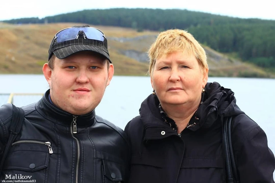 Сам Булат недоумевает, где она могла подхватить пневмонию – женщина с сыном живут в частном доме, редко куда-то выходят и встречаются с людьми.