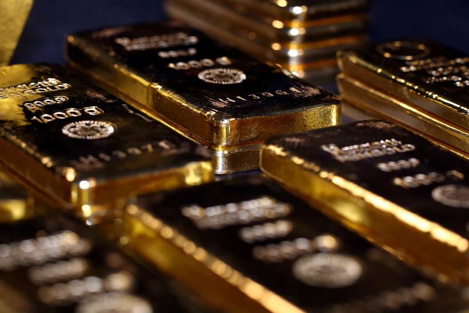 Золото, в отличие от валют, демонтирует уверенный рост цены