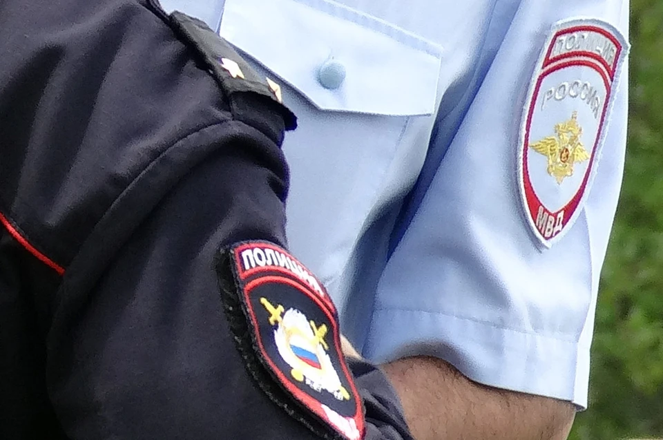В Новом Уренгое оштрафована женщина, разбившая рацию полицейскому