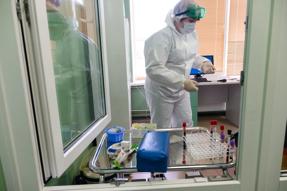 Еще более 9 тысяч человек сдали тест на коронавирус в Петербурге за последние сутки
