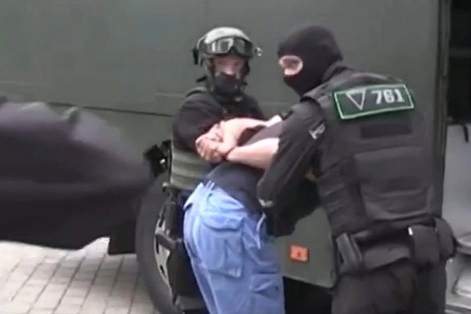 33 россиянина, задержанных в Минске, тут же причислили к сотрудникам частной военной кампании и обвинили в подготовке массовых беспорядков в избирательный период.
