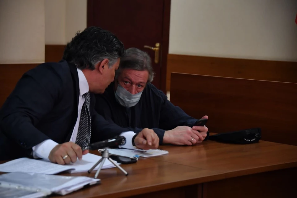 В машине Ефремова найдены сумка, пакет и футболка