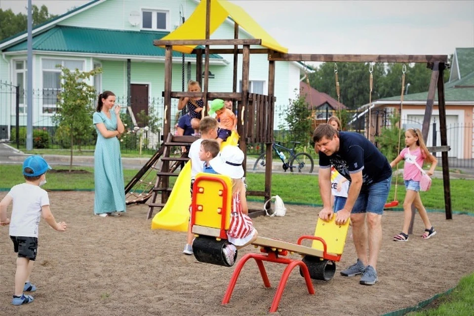 Детский парк открылся в кузбасском поселке. ФОТО: пресс-служба администрации правительства Кузбасса