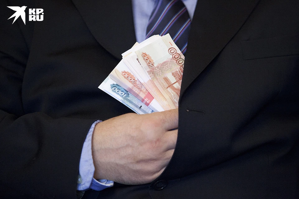 В 2019 году мужчина за деньги оформил три удостоверения о повышении классификации в сфере архитектуры.