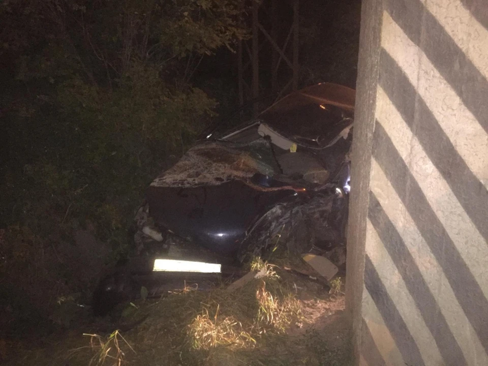 В Рязани погиб водитель «Калины», врезавшись на скорости в опору моста.