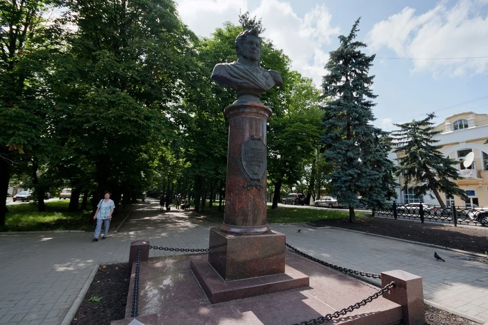 Памятник Ермолову на проспекте Карла Маркса в Ставрополе