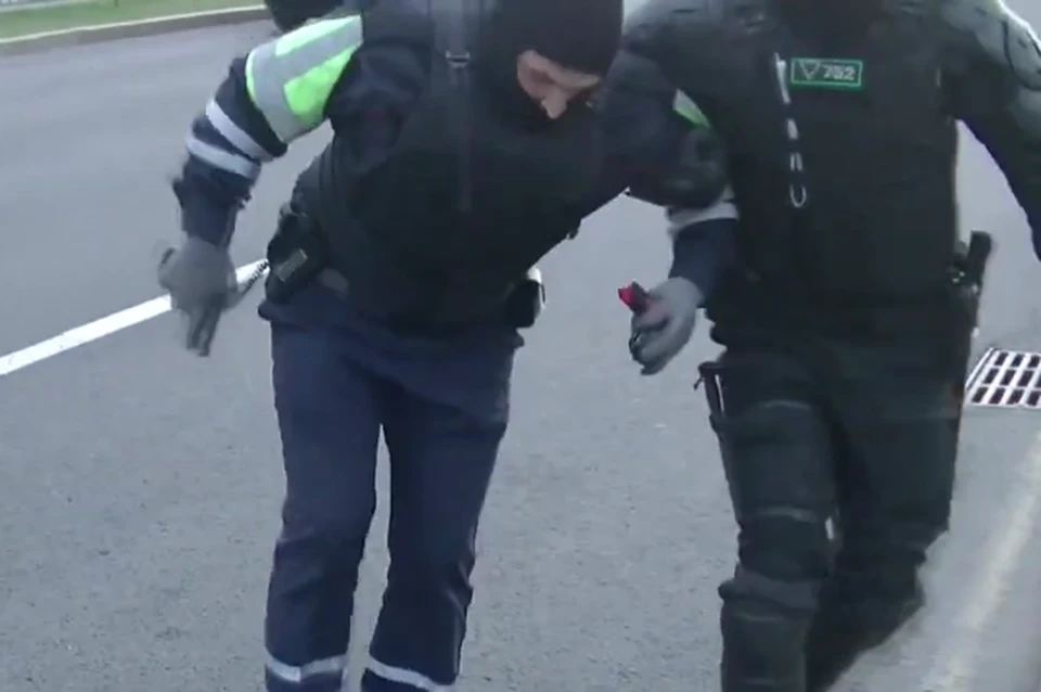 Водителя, сбившего сотрудника ГАИ в Минске, задержали с применением оружия
