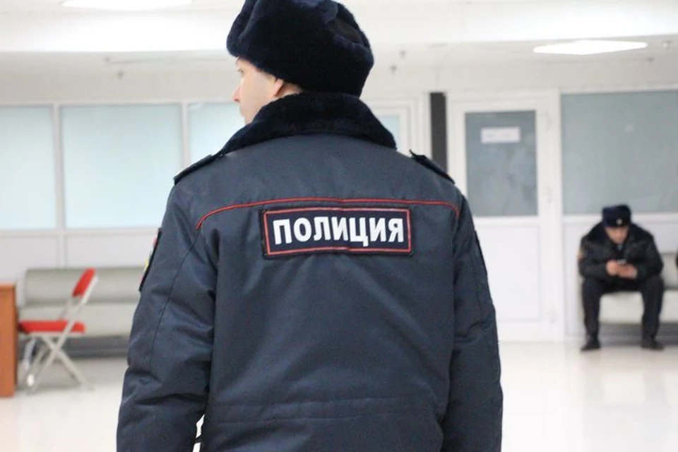 Женщина напала на представителя закона