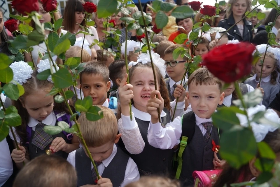 В Крыму организуют школьные линейки для учащихся первых и одиннадцатых классов.