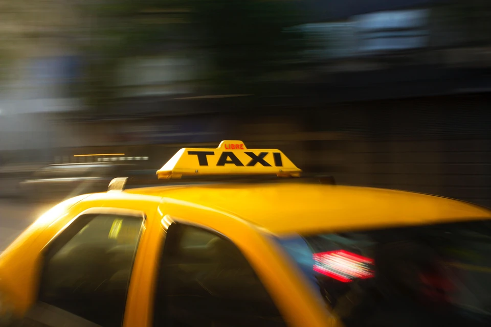 В УФАС поступила жалоба на цены за услуги такси. Фото: pexels.com