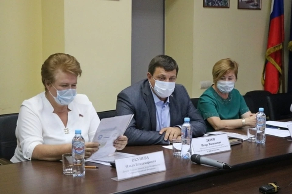 На Смоленщине обсудили готовность школ и детских садов к 1 сентября. Фото: smolensk.er.ru.