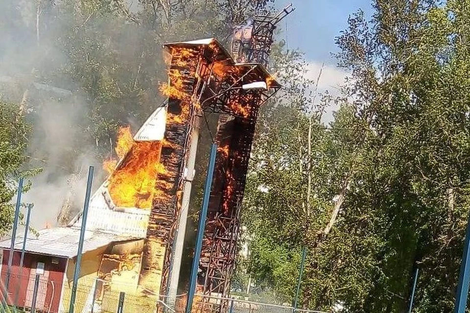 Скалодром горит. Фото со страницы Владислава Вакаева в Facebook.