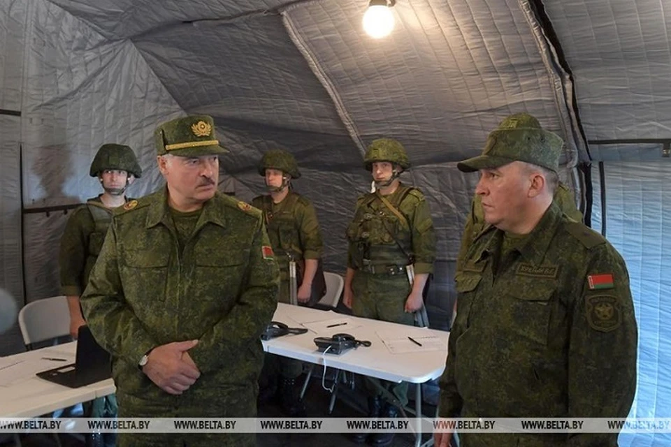Фото лукашенко в военной форме