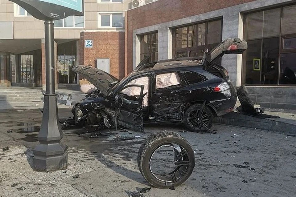 Владелец автомобиля приехал на место ДТП уже после аварии
