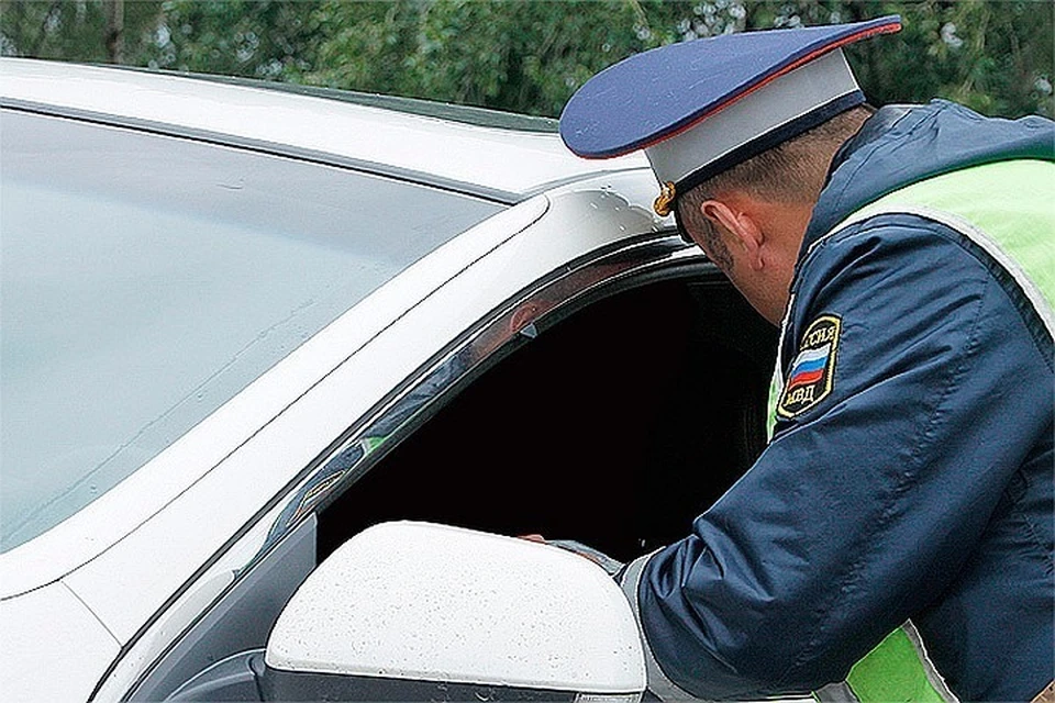 Чиновнику грозит грозит штраф в 30 тысяч рублей и лишение водительских прав на срок до двух лет.
