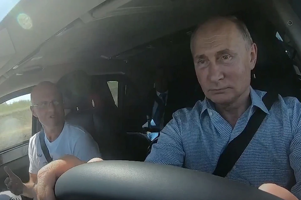 Президент прилетел в Крым, чтобы лично открыть трассу «Таврида».