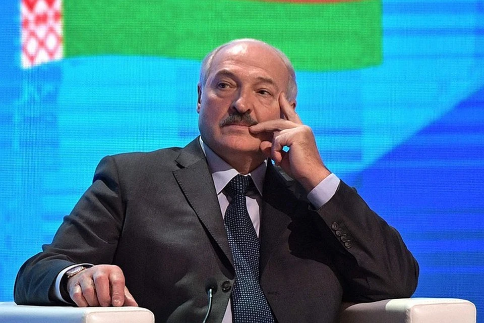 Лукашенко заявил, что не даст развалить Белоруссию