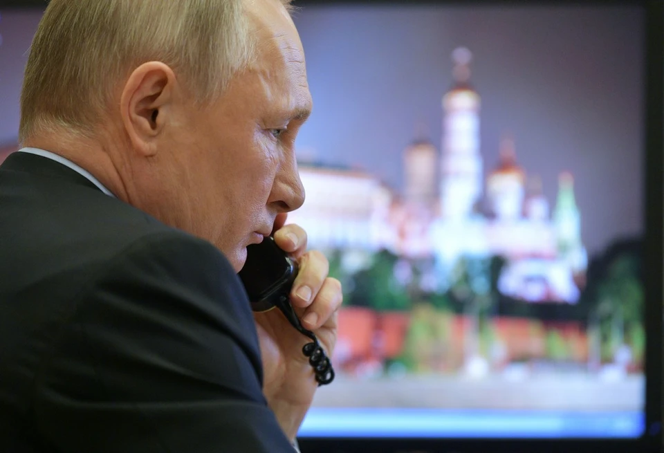 Песков заявил, что традиционной прямой линии с Путиным в этом году не будет