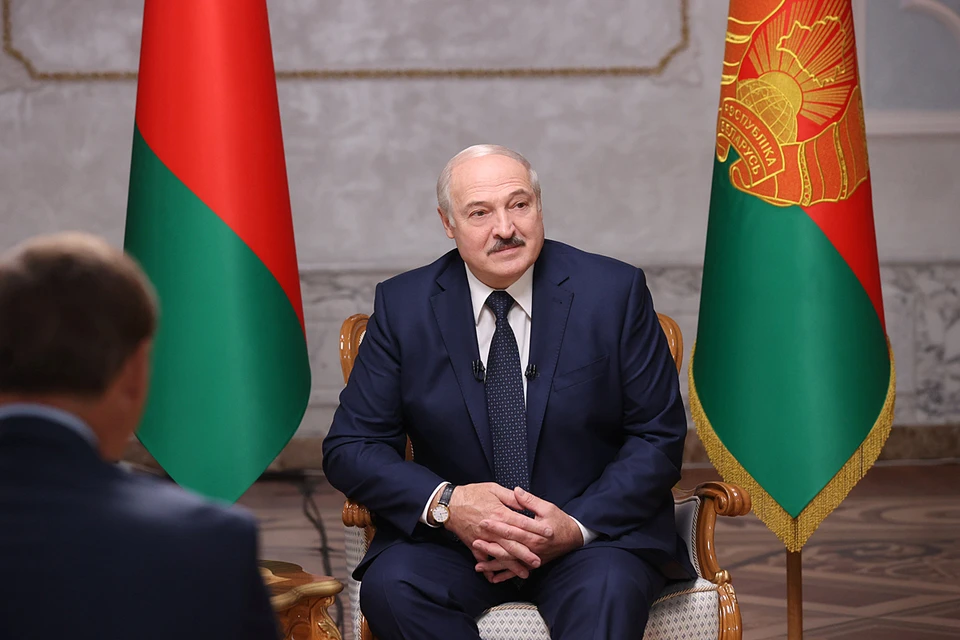 Александр Лукашенко вспомнил тот день, когда появился перед камерами с оружием