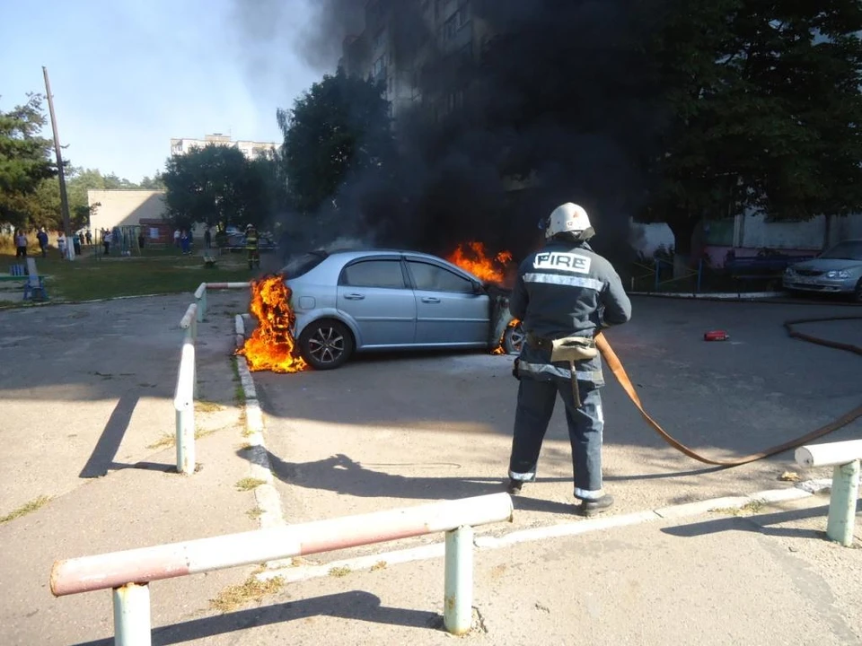 Пожар тушили 14 человек