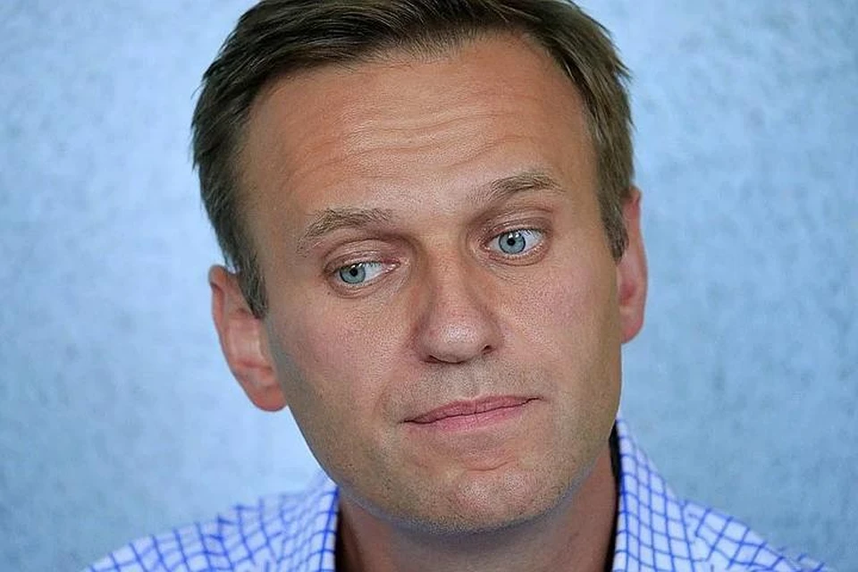 Навальный может самостоятельно вставать с постели, он отключен от ИВЛ