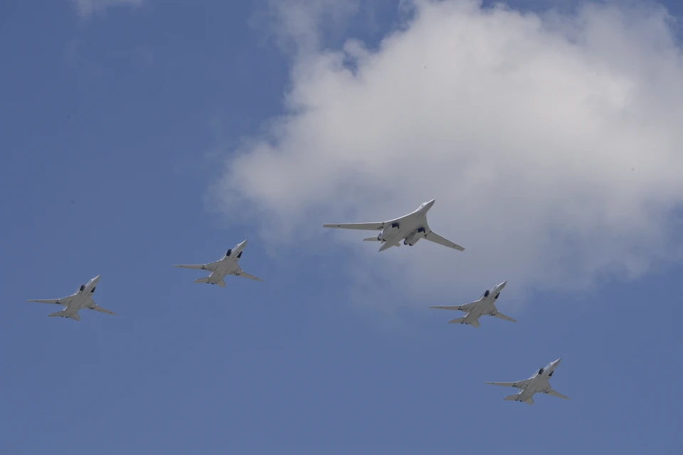 Ракетоносцы Ту-160 выполнили полет над Баренцевым и Норвежским морями