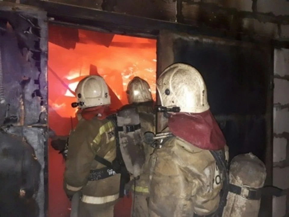 Ночью смолянина госпитализировали в результате пожара дачного дома