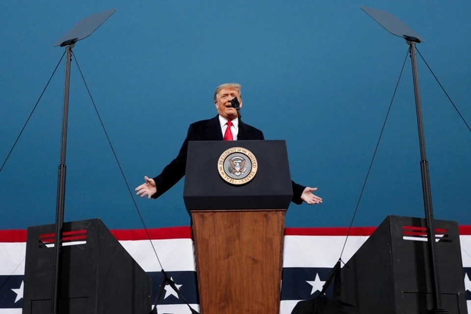 Президент США Дональд Трамп выступает перед избирателями в штате Северная Каролина