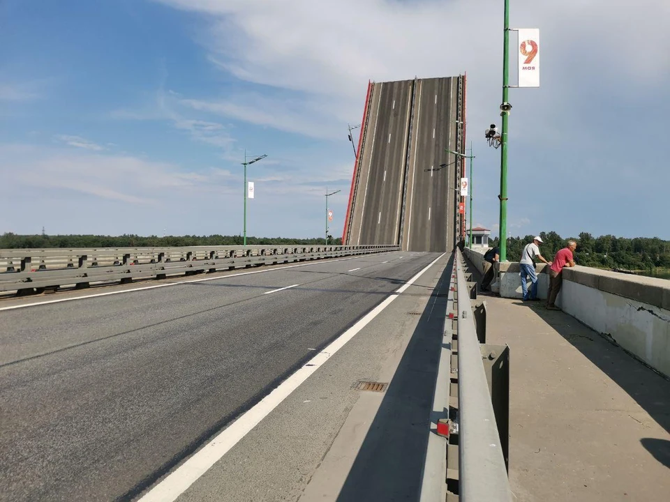 Разводка Ладожского моста остановит проезд по Мурманскому шоссе.