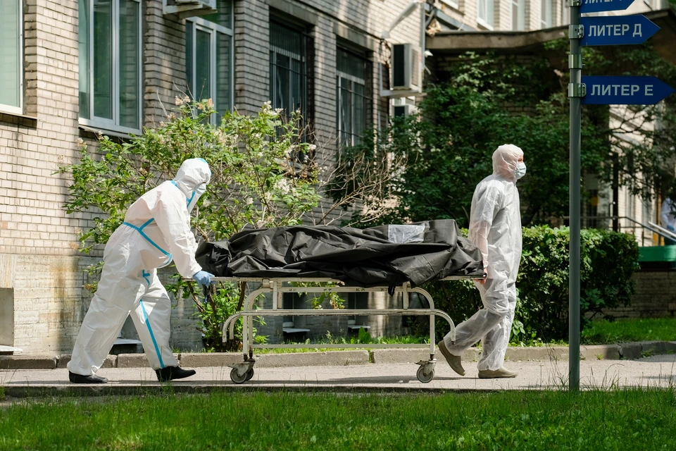 В Санкт-Петербурге от коронавируса умерло 27 человек за сутки.