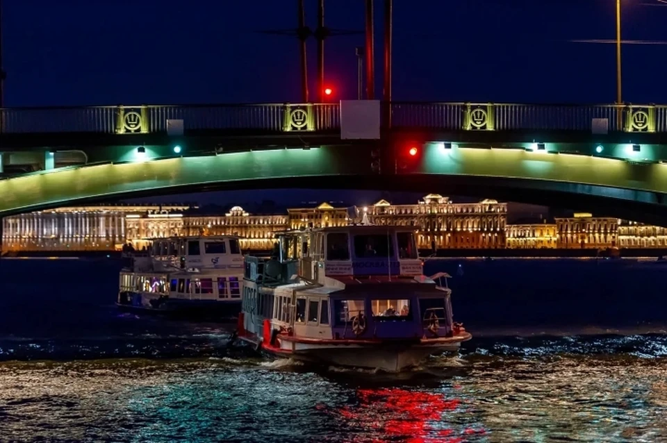 Мосты через Неву получат современную подсветку в темное время суток.