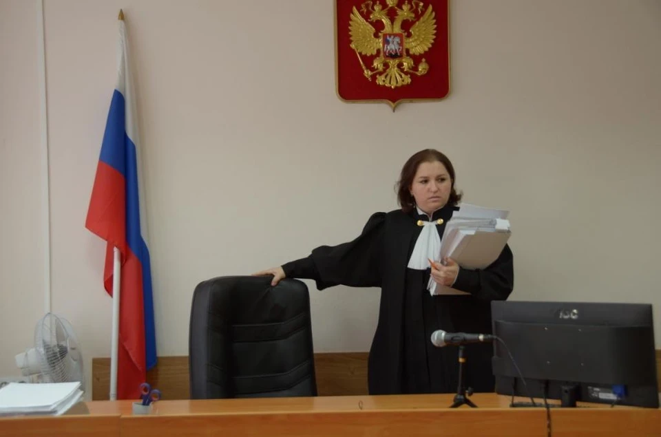 В Тульской области новомосковская налетчица в черной маске избила хозяйку квартиры и попыталась ее ограбить
