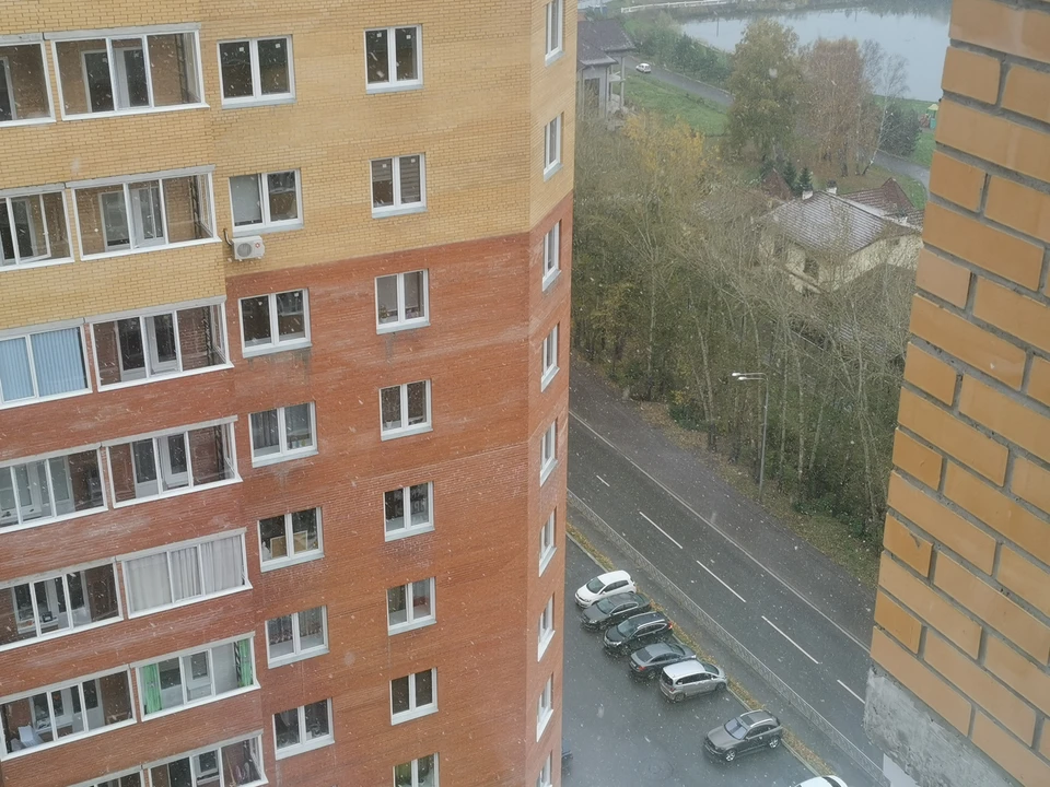 1 октября в Красноярске с неба посыпалась снежная крошка.