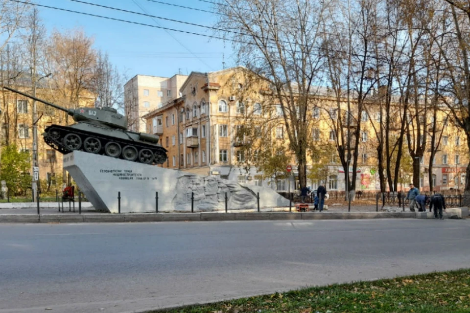 Рабочие также установят новые бордюры. Фото: vk.com/public189932828