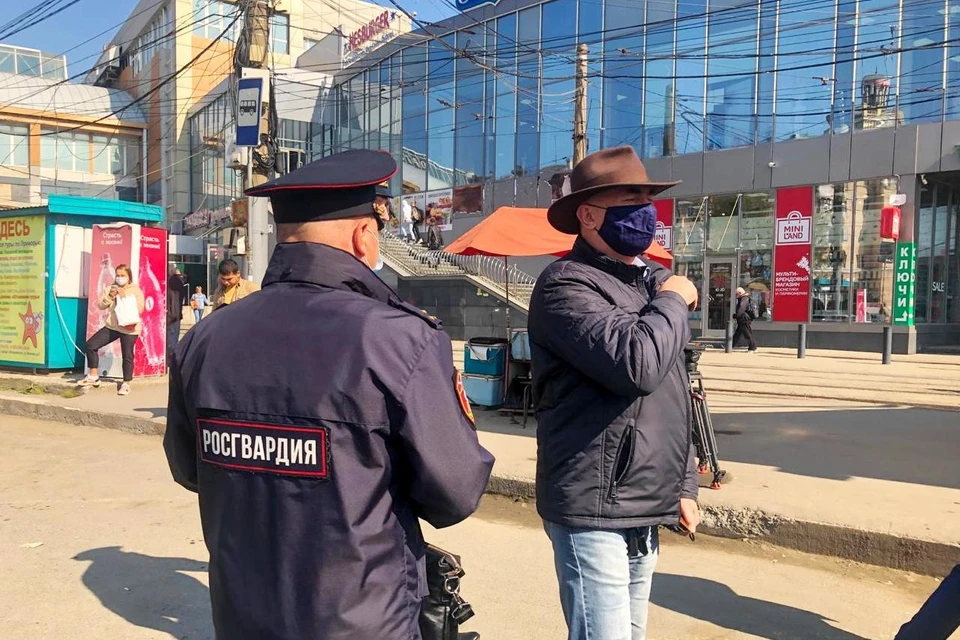 Во Владивостоке проверили, как соблюдаются антикоронавирусные меры. Фото: Дарья Наумец