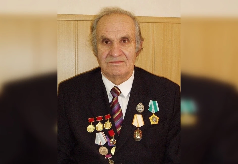 Юрий Викторович Соколкин, доктор физико-математических наук, профессор, бывший декан аэрокосмического факультета, заведующий кафедрой механики композиционных материалов и конструкций.