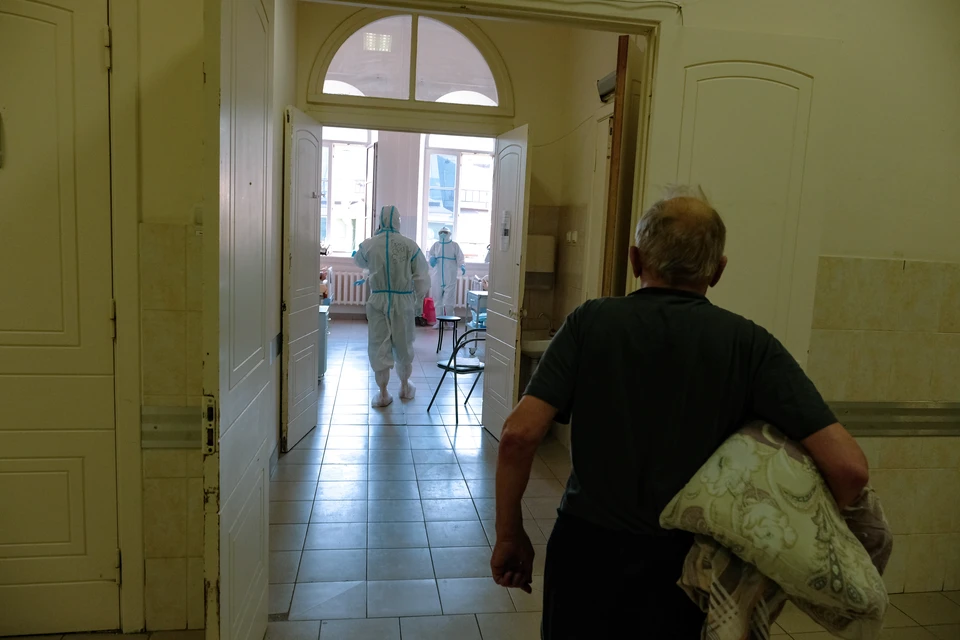 Пока больницы Санкт-Петербурга справляются с наплывом пациентов.
