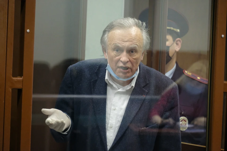 Олег Соколов утверждает, что угрозы исходили из окружения историка Евгения Понасенкова