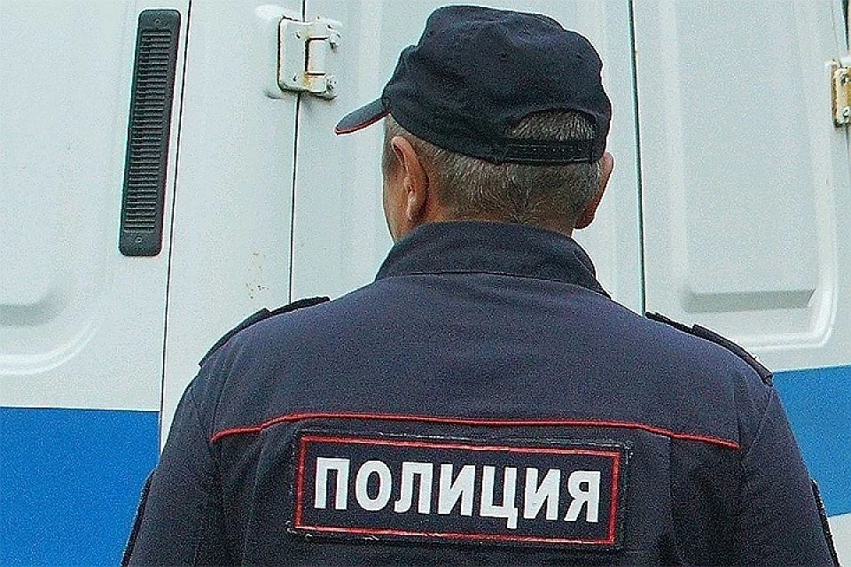 Два преступника с ножом напали на жителя Иркутска и отобрали смартфон.