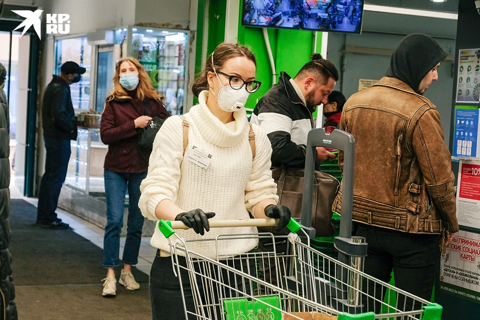 Список мест, в которых предписано носить маски, расширится с сегодняшнего дня.
