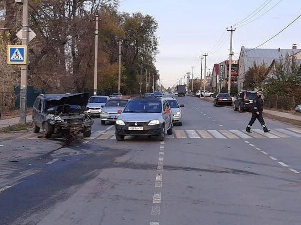 Авария произошла на улице Комарова